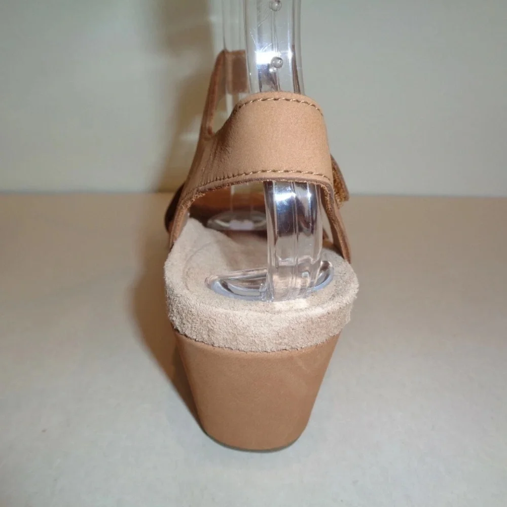 NWOB UGG Australia VEVA Chestnut Leather Wedge Heel Sandals Womens Shoes Size 8
